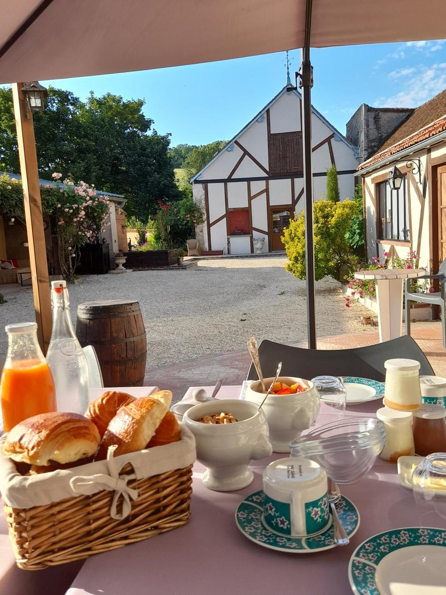 Aux Sources De Ouanne Bed & Breakfast Luaran gambar